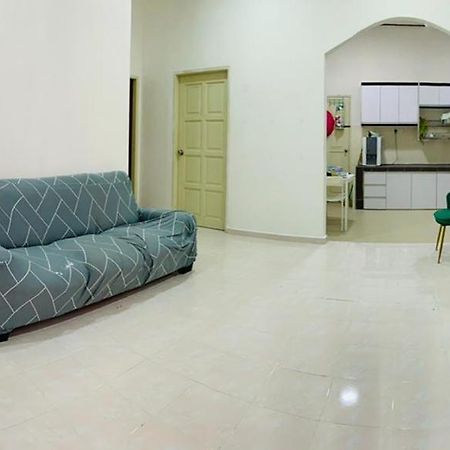 Nurul Amin Guest House Pantai Cahaya Bulan Kota Bharu Exterior foto