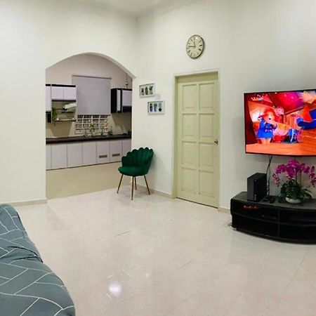 Nurul Amin Guest House Pantai Cahaya Bulan Kota Bharu Exterior foto